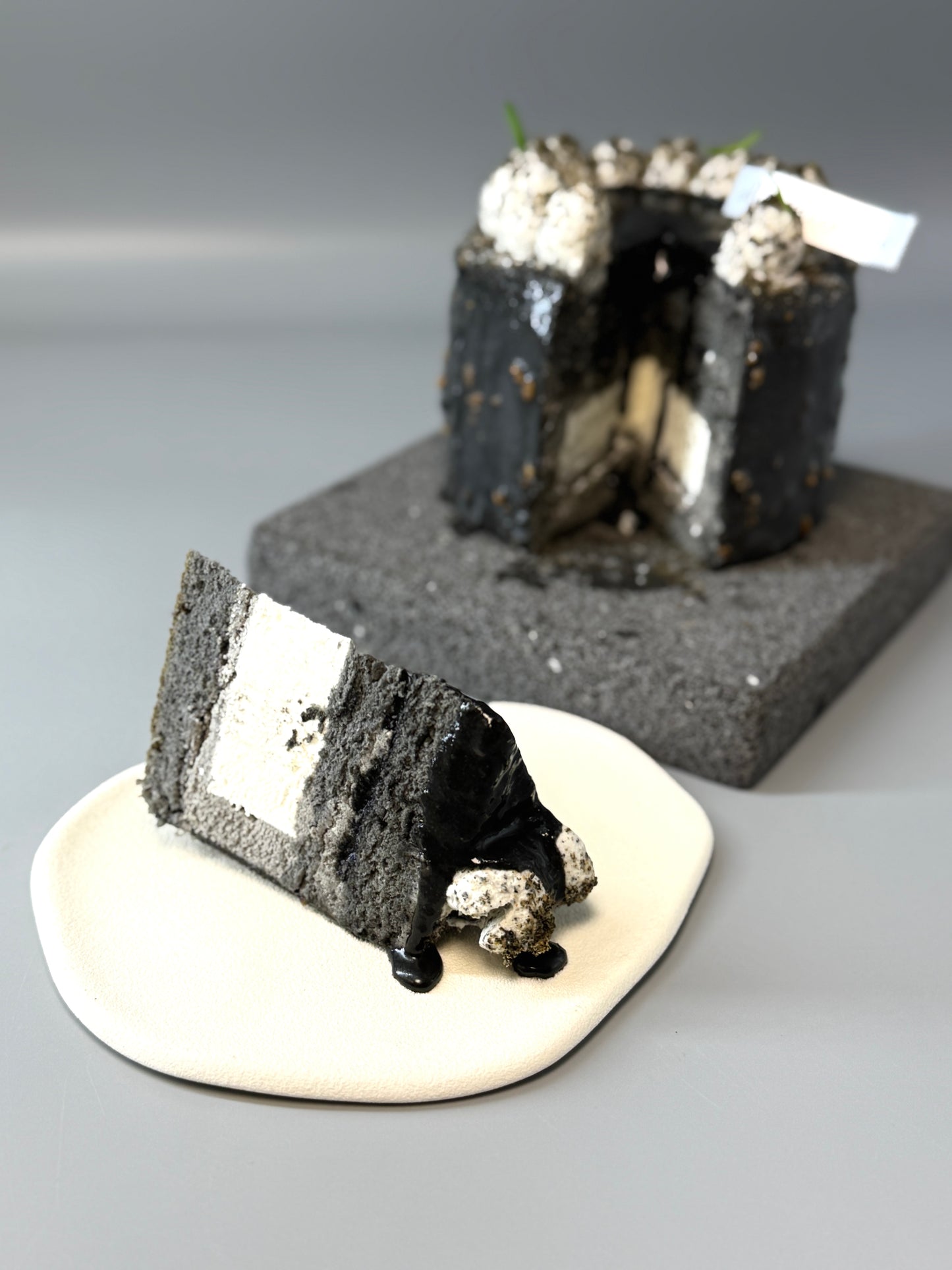 九鬼黑芝麻豆腐蛋糕|香濃芝麻戚風層次豐富 Japanese Kuki Black Sesame Tofu Cake – Rich Layers with Sesame Chiffo