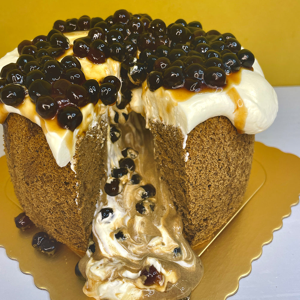 AW Patisserie 招牌珍珠奶茶戚風蛋糕,流心特寫 回購率最高珍珠奶茶生日蛋糕 藍帶餅師手製珍珠奶茶戚風蛋糕