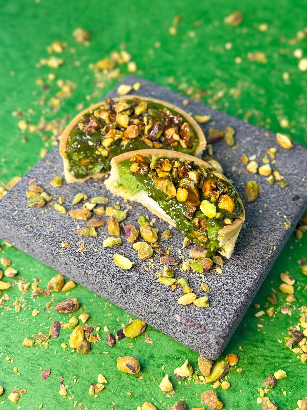 AW Patisserie 招牌三重開心果麻糬芝士撻 季節限定夏季檸檬撻 杜拜開心果子夜黑朱古力撻