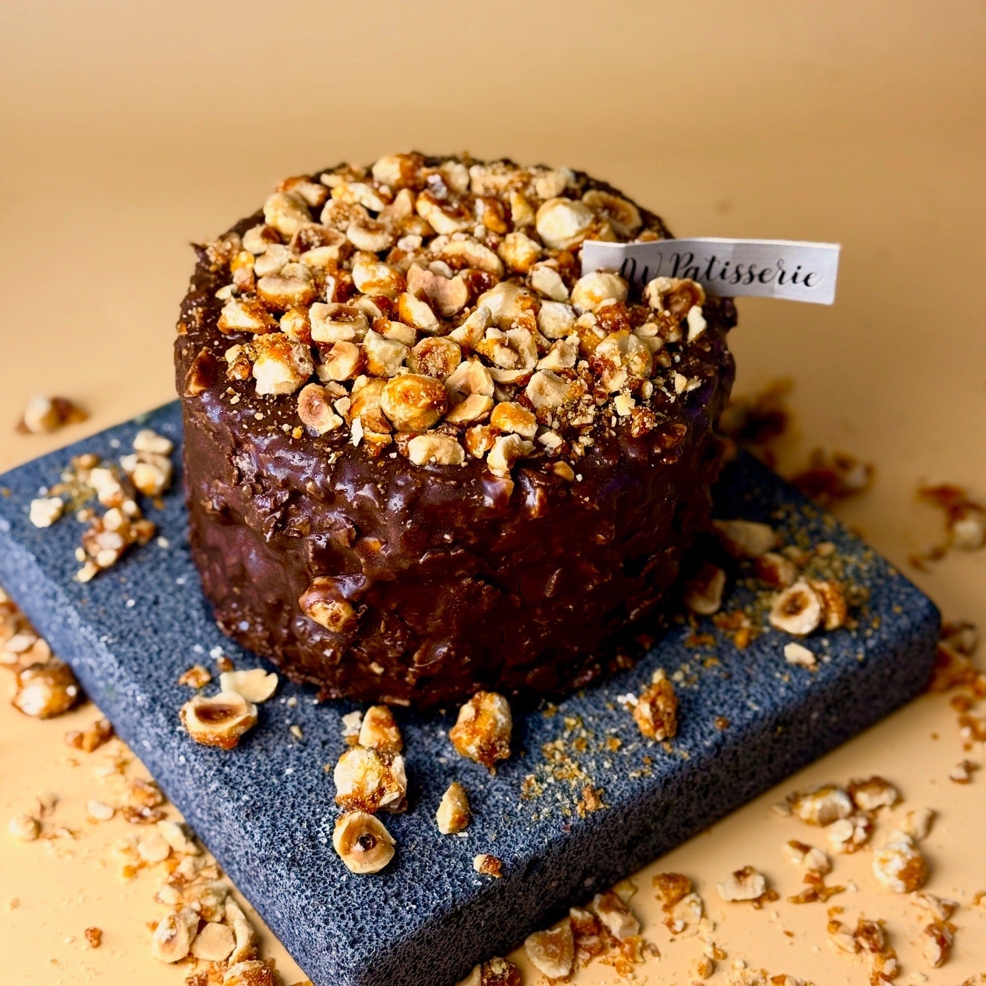 AW Patisserie 三重榛子朱古力脆脆蛋糕