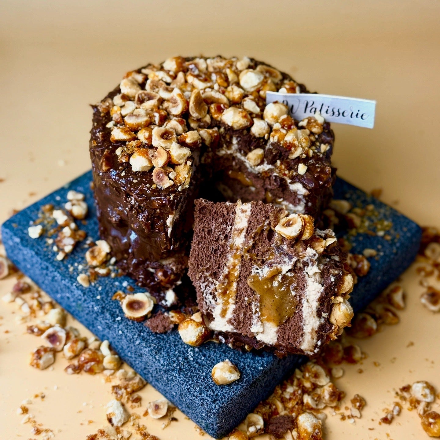 AW Patisserie 三重榛子朱古力脆脆蛋糕