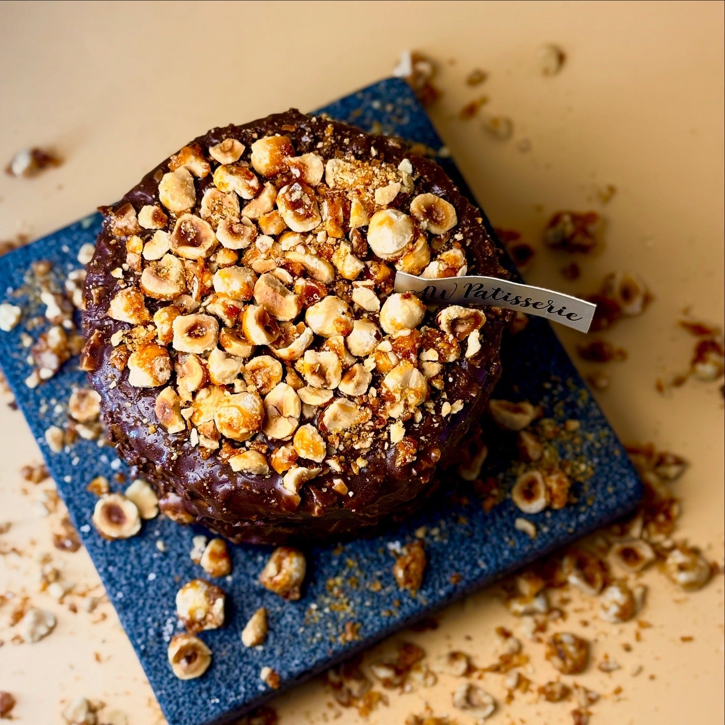 AW Patisserie 三重榛子朱古力脆脆蛋糕