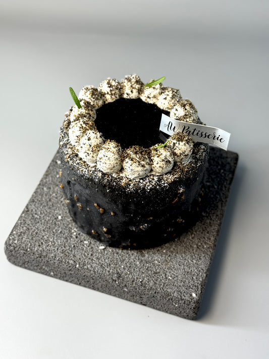 九鬼黑芝麻豆腐蛋糕｜香濃芝麻戚風層次豐富 Japanese Kuki Black Sesame Tofu Cake – Rich Layers with Sesame Chiffo
